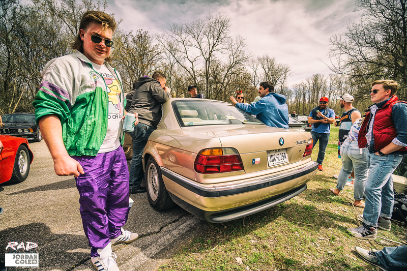 Illustration for article titled The Fastest Way from Dallas to Austin is Craigslist: A Radwood Story
